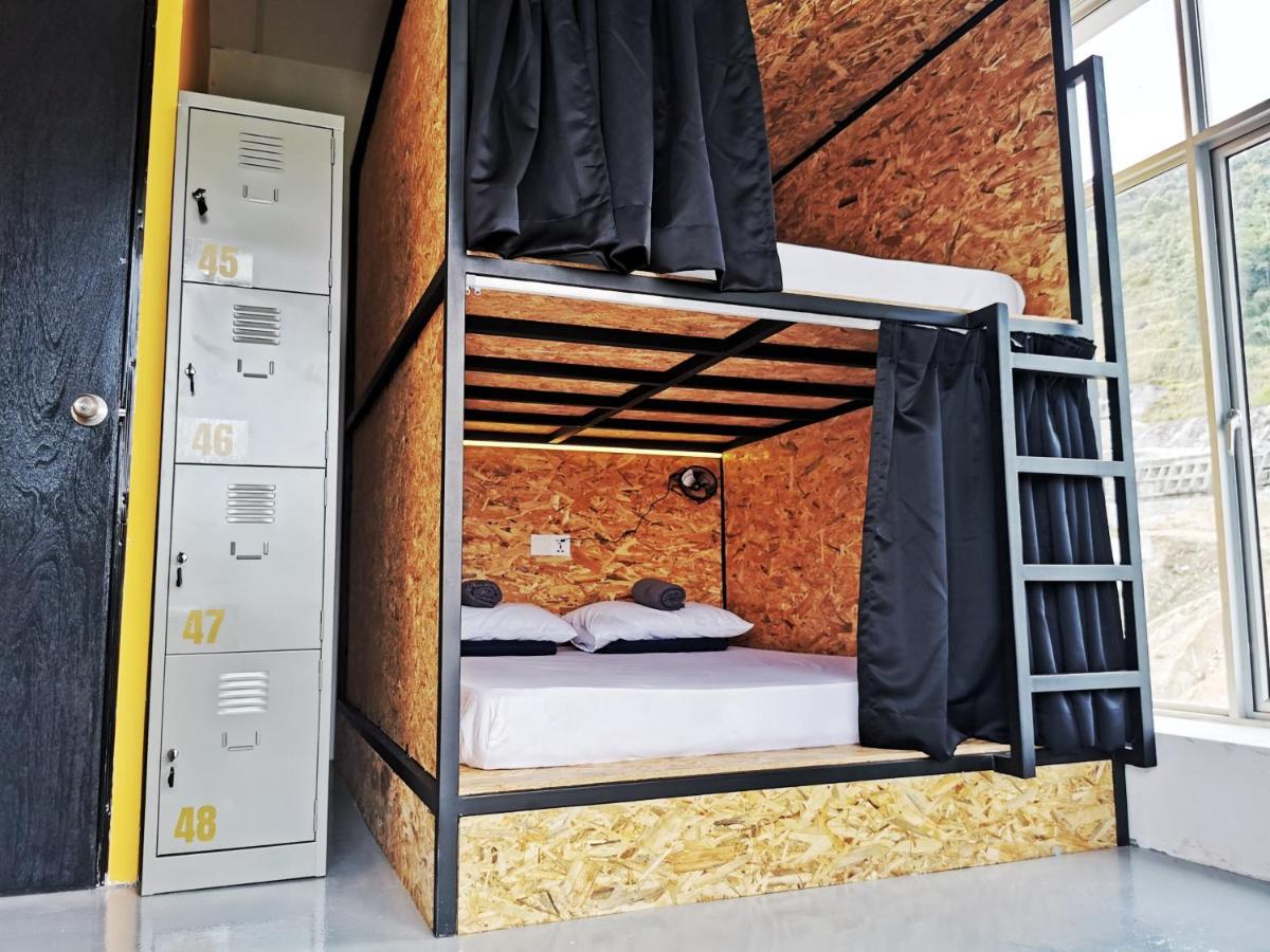 The Cocoon Capsule Hotel Κάμερον Χάιλαντς Εξωτερικό φωτογραφία