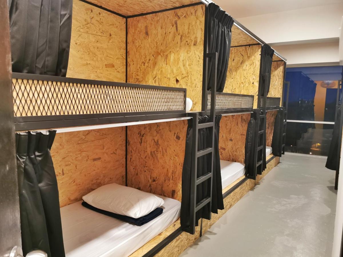 The Cocoon Capsule Hotel Κάμερον Χάιλαντς Εξωτερικό φωτογραφία