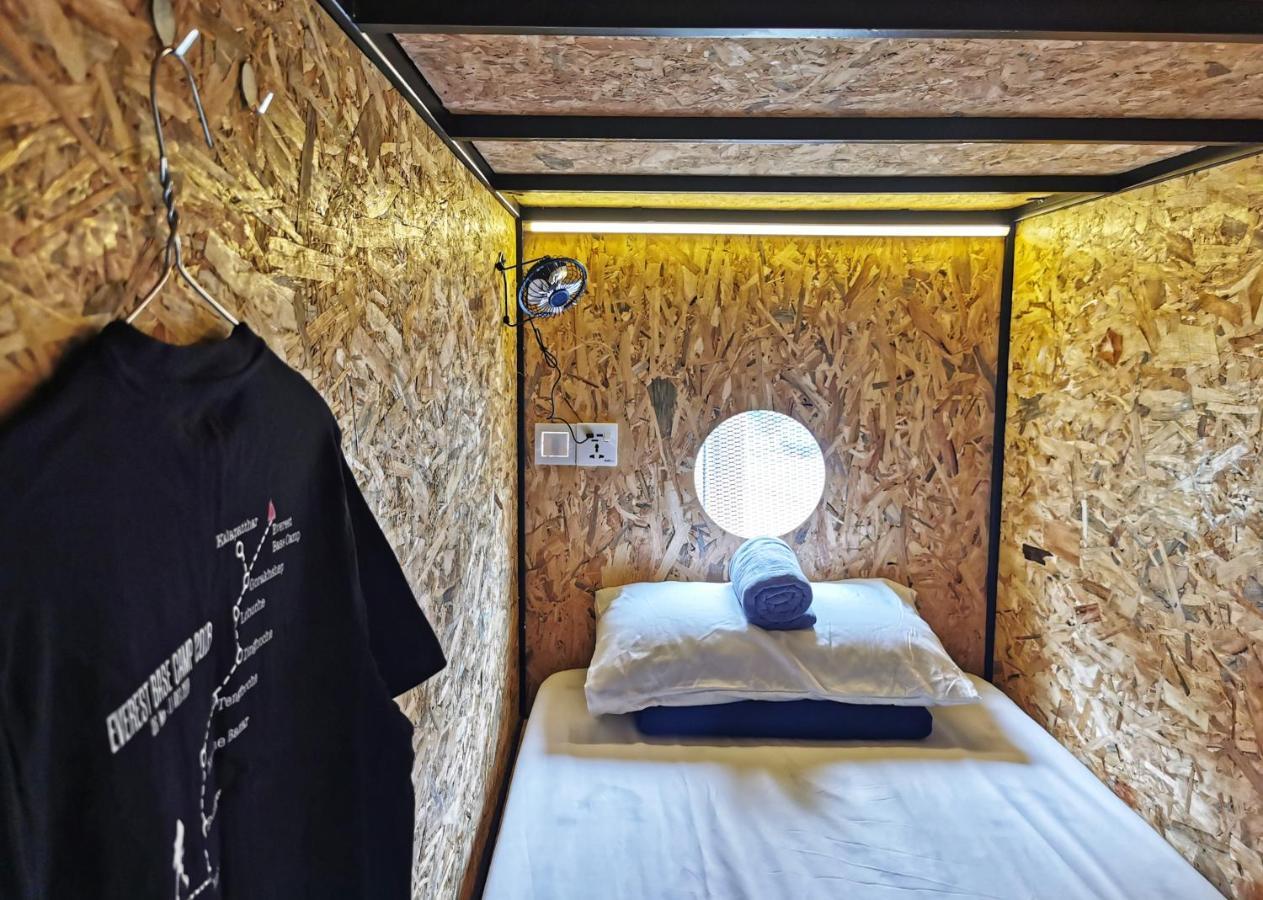 The Cocoon Capsule Hotel Κάμερον Χάιλαντς Εξωτερικό φωτογραφία