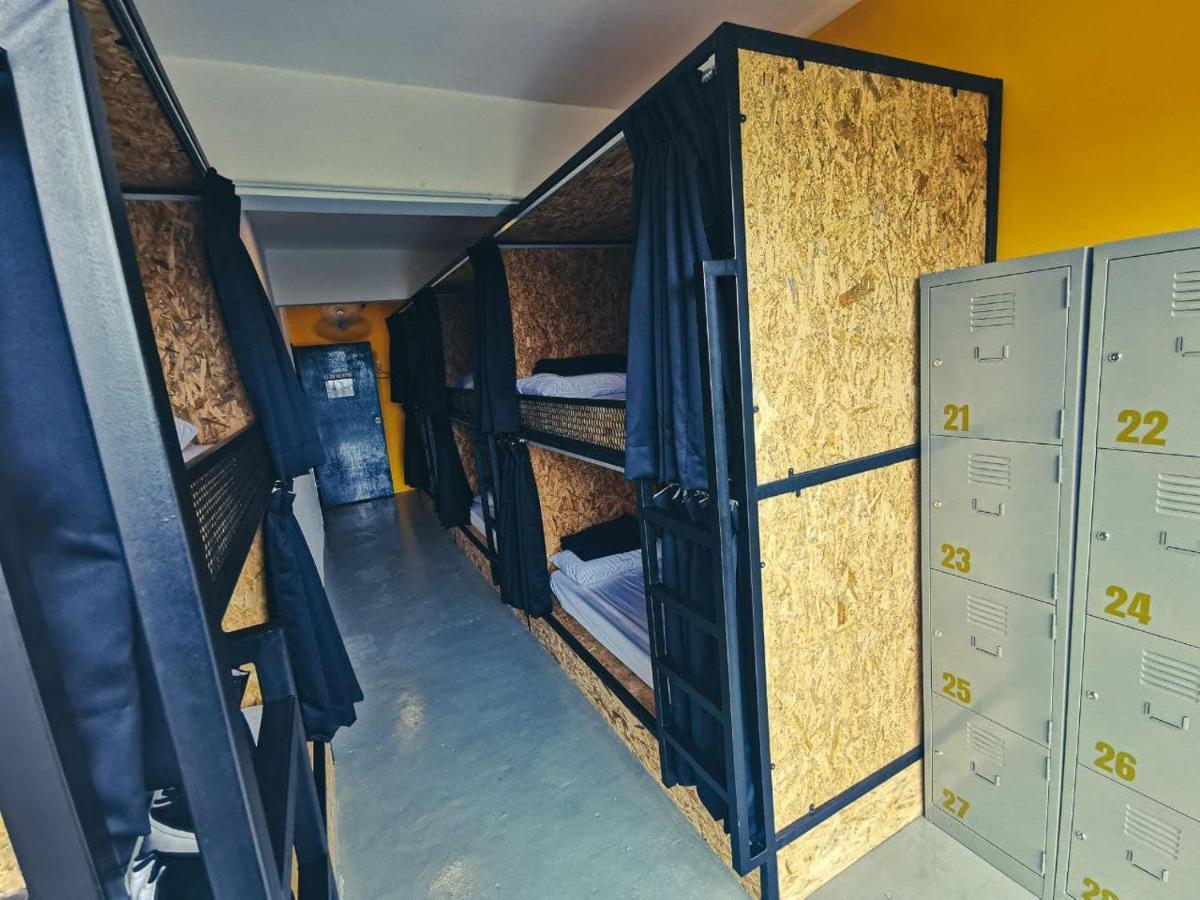 The Cocoon Capsule Hotel Κάμερον Χάιλαντς Εξωτερικό φωτογραφία